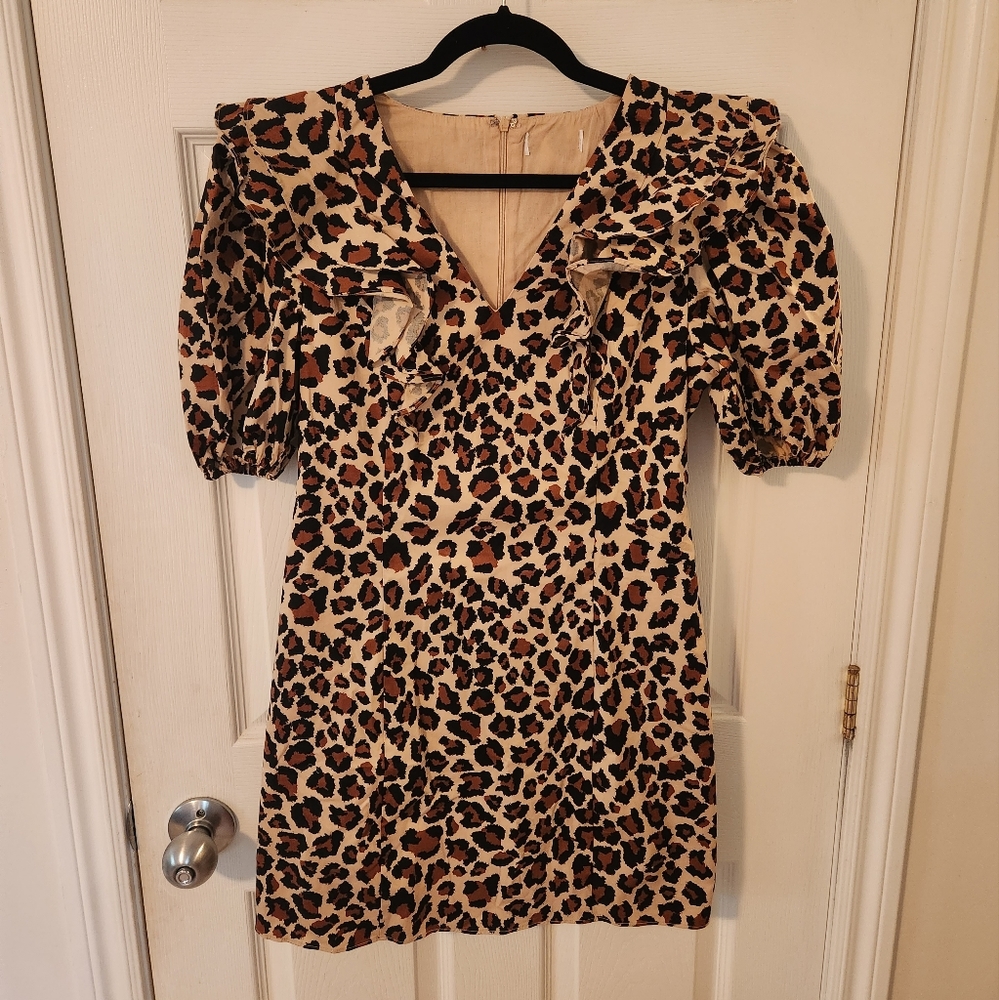 2.7 August Apparel Leopard Puff Sleeve Mini Dress Size Large?